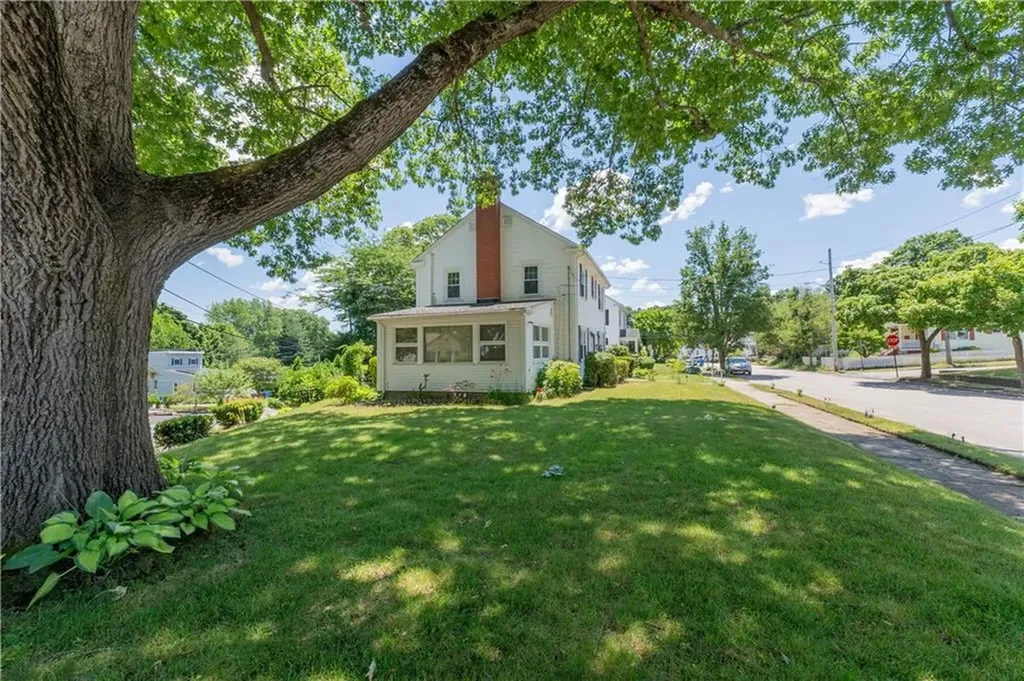 73 Western Promenade Street Cranston RI 02905