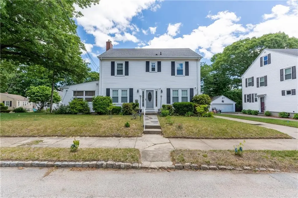 73 Western Promenade Street Cranston RI 02905