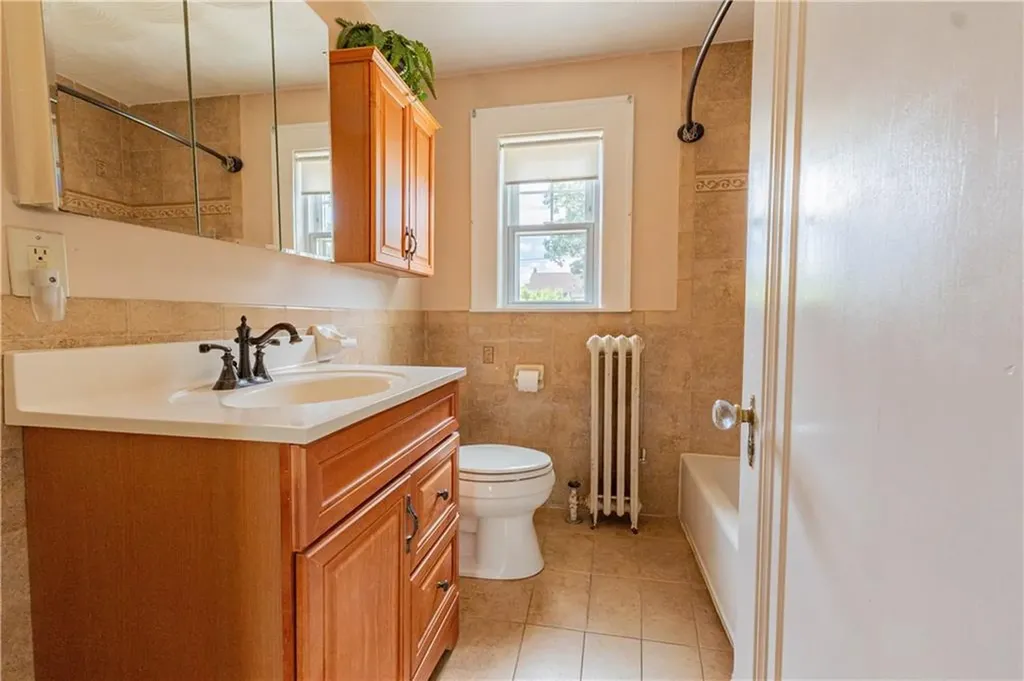 73 Western Promenade Street Cranston RI 02905