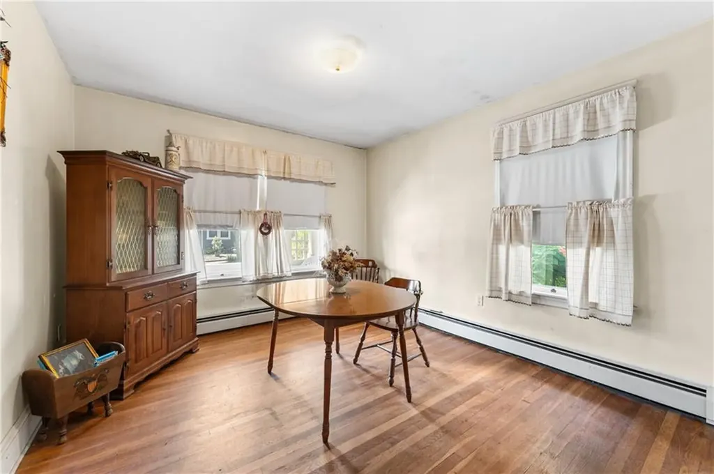 61 Nathanael Avenue Pawtucket RI 02860