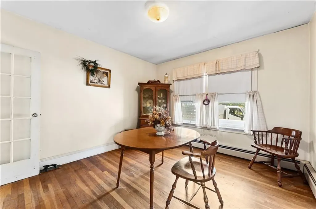 61 Nathanael Avenue Pawtucket RI 02860