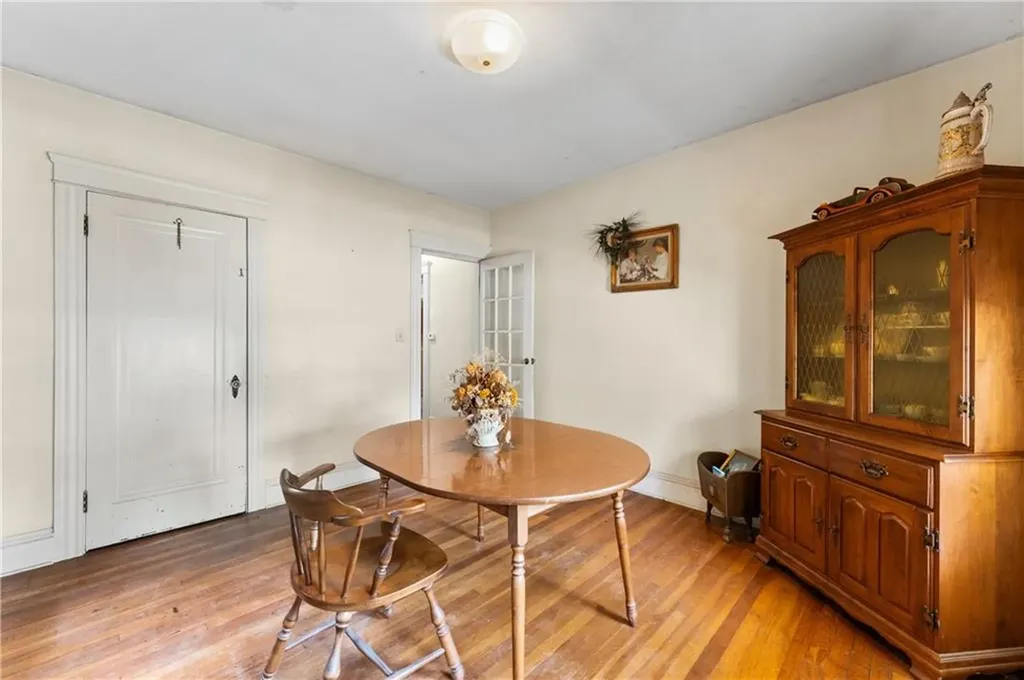 61 Nathanael Avenue Pawtucket RI 02860