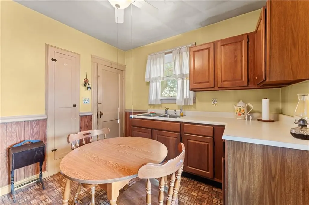 61 Nathanael Avenue Pawtucket RI 02860