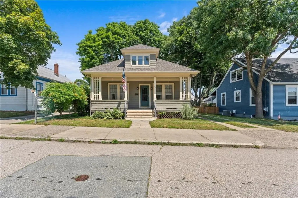 61 Nathanael Avenue Pawtucket RI 02860