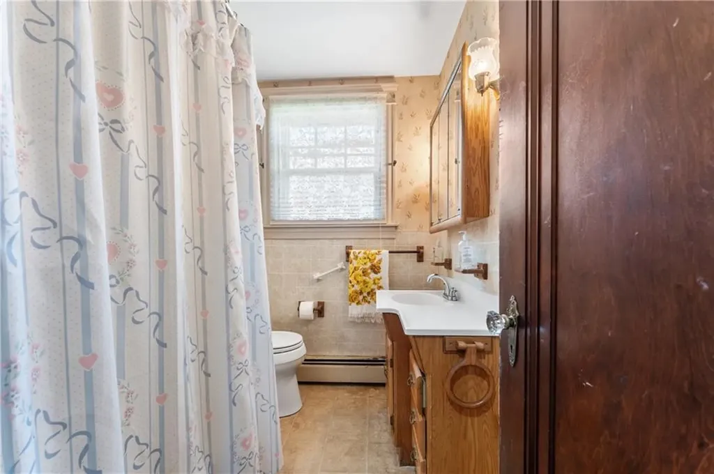 61 Nathanael Avenue Pawtucket RI 02860