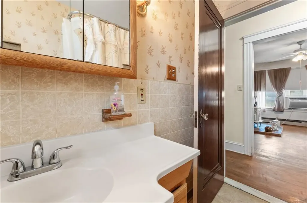 61 Nathanael Avenue Pawtucket RI 02860