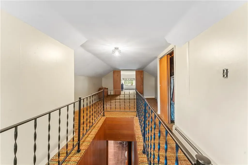 61 Nathanael Avenue Pawtucket RI 02860