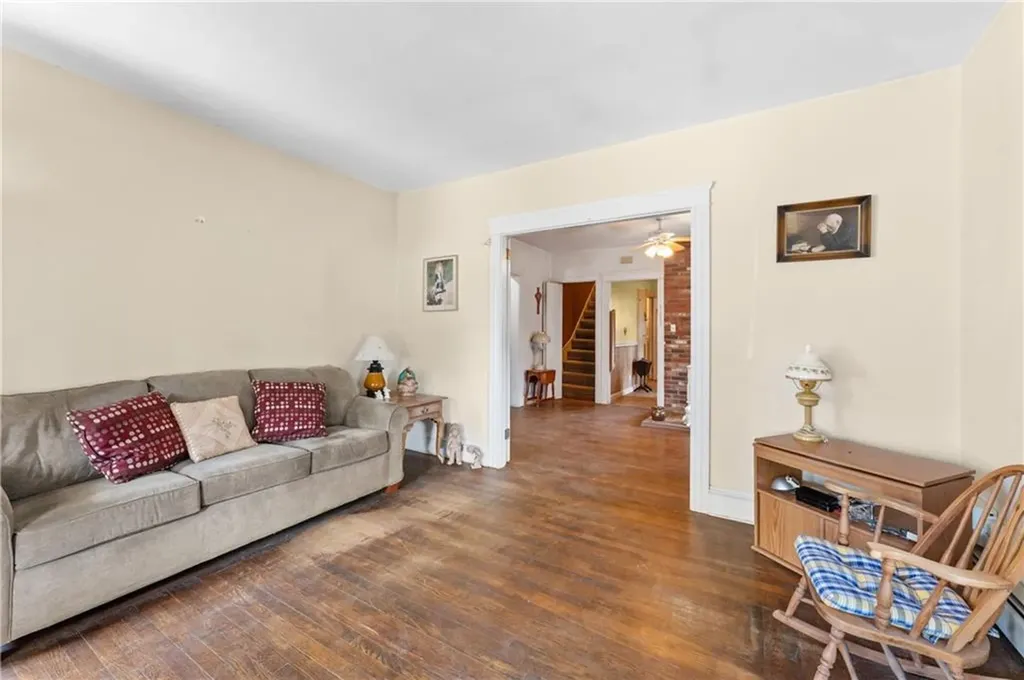 61 Nathanael Avenue Pawtucket RI 02860