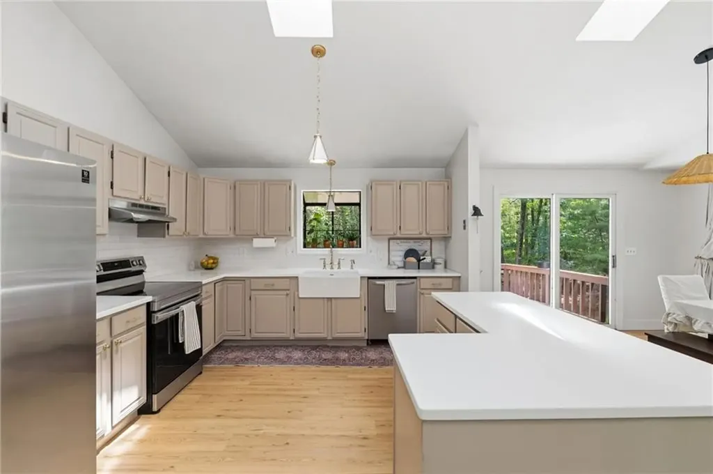 768 Weaver Hill Road Coventry RI 02816