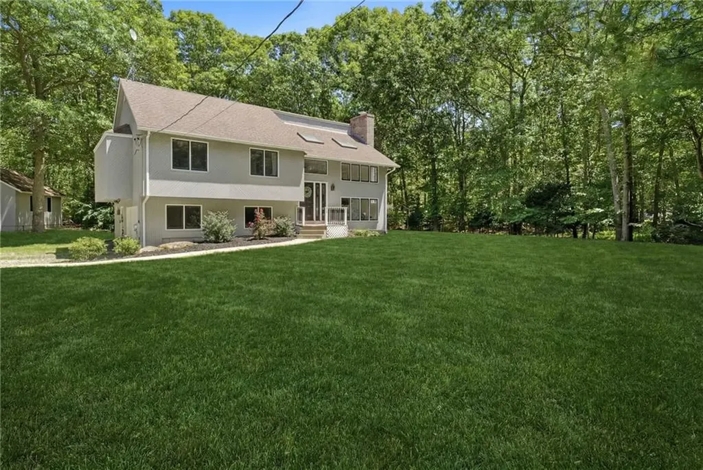 768 Weaver Hill Road Coventry RI 02816
