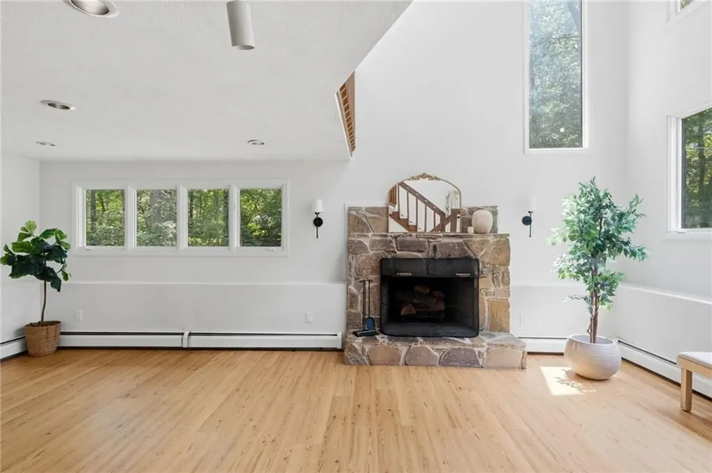 768 Weaver Hill Road Coventry RI 02816
