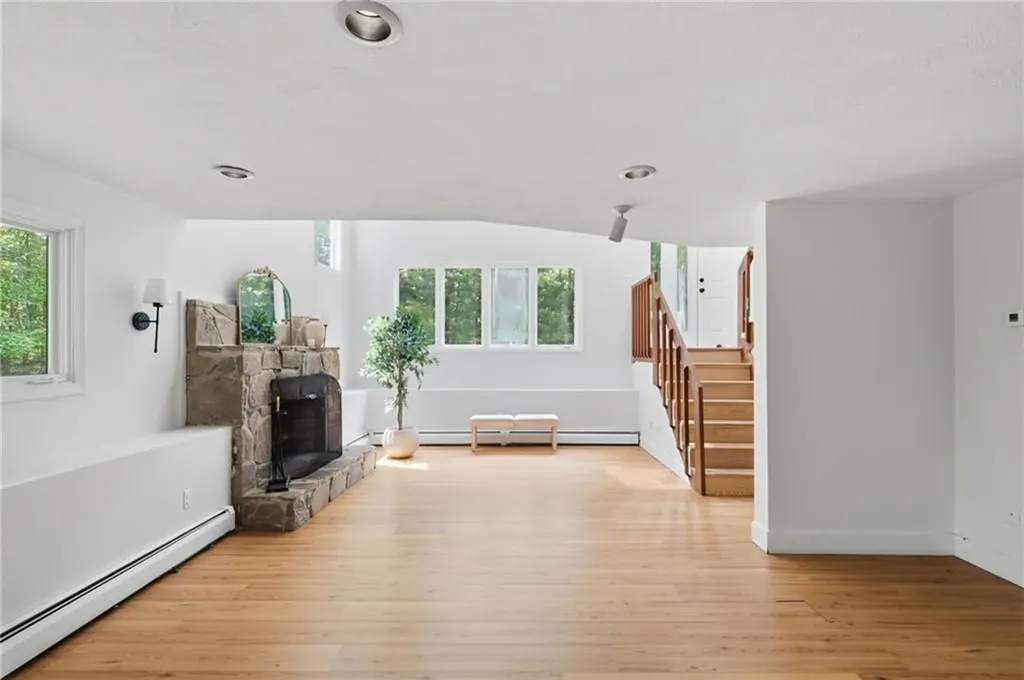 768 Weaver Hill Road Coventry RI 02816
