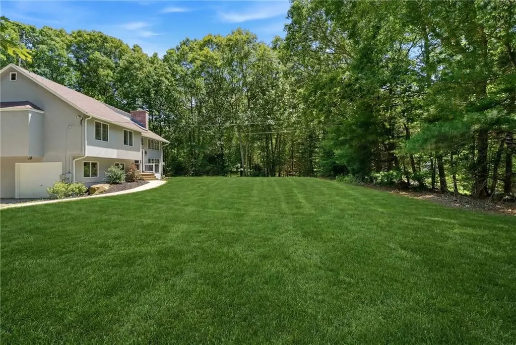 768 Weaver Hill Road Coventry RI 02816