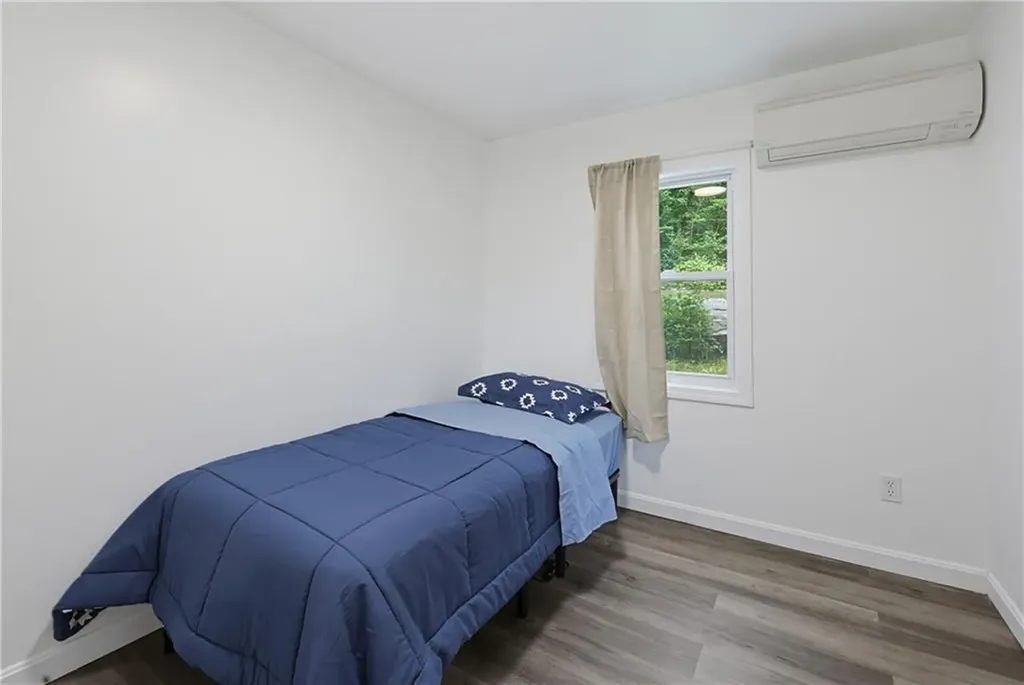 1703 Crandall Road Tiverton RI 02878