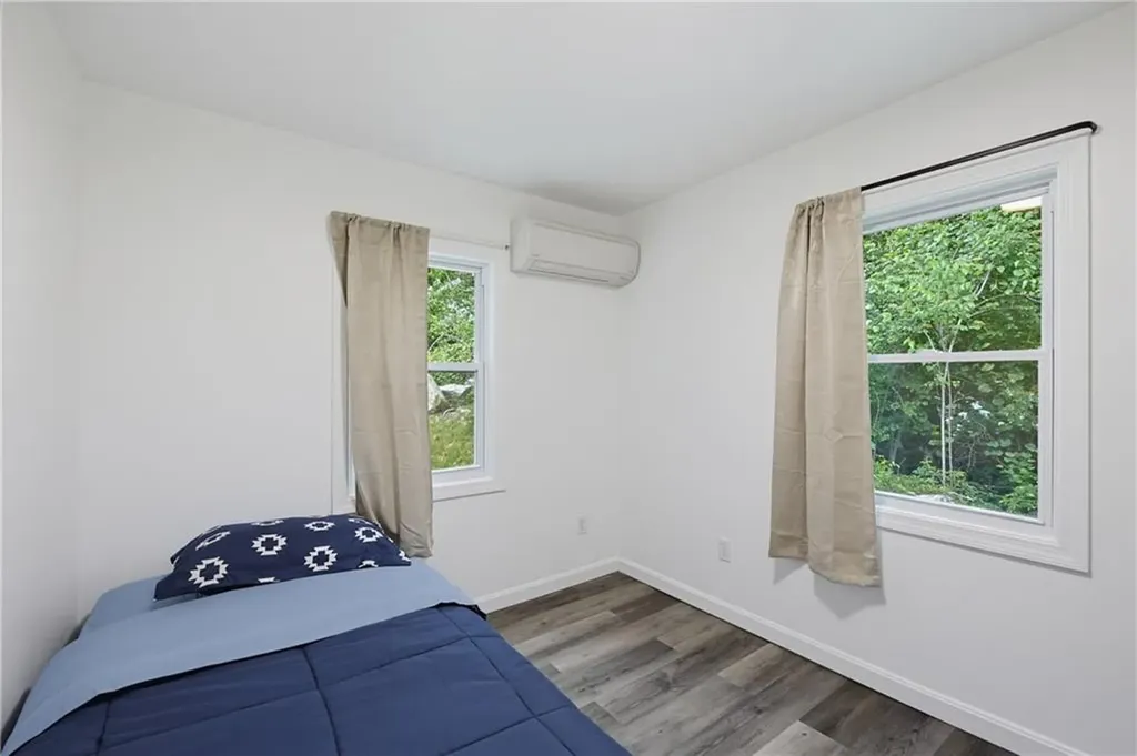 1703 Crandall Road Tiverton RI 02878