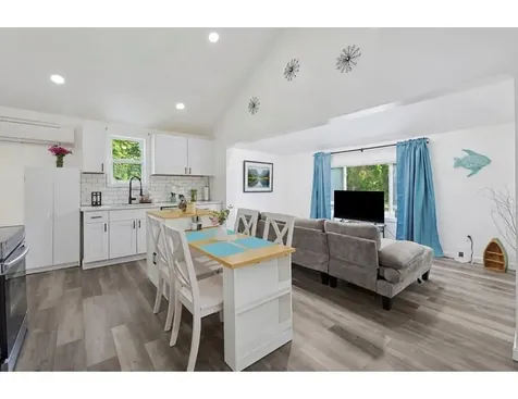 1703 Crandall Road Tiverton RI 02878