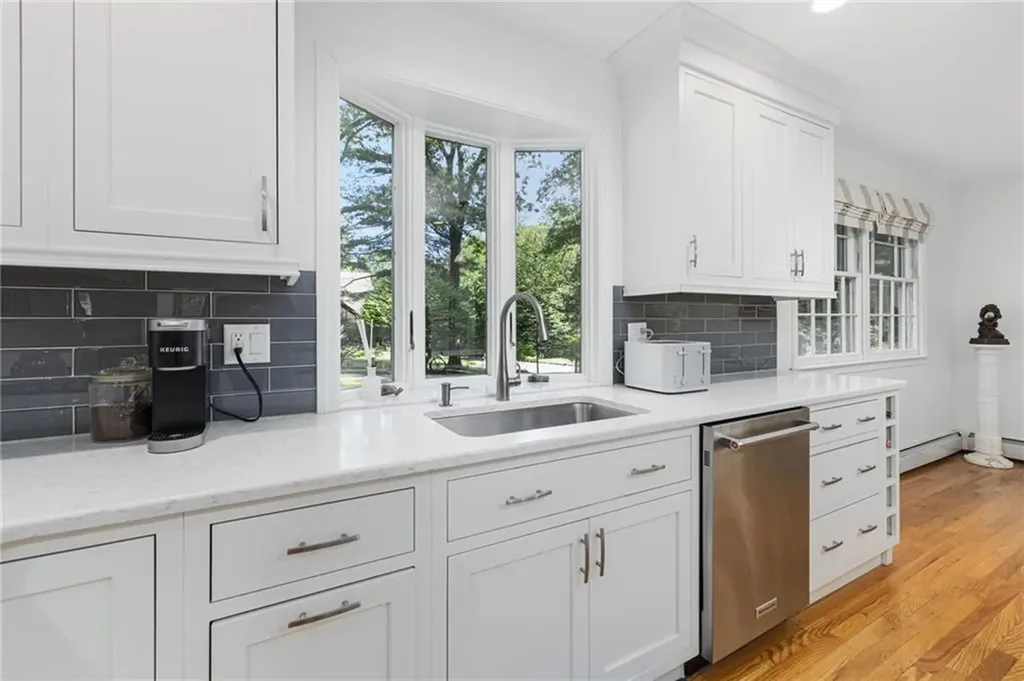 7 Ledgemont Drive Warwick RI 02886