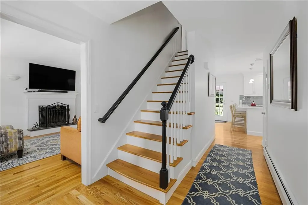 7 Ledgemont Drive Warwick RI 02886