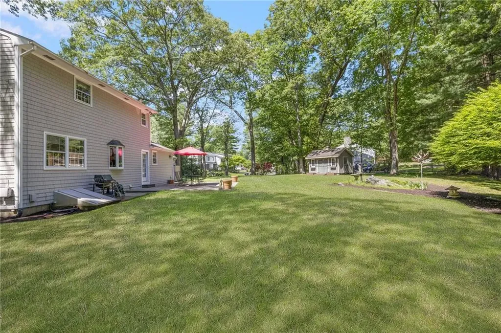 7 Ledgemont Drive Warwick RI 02886