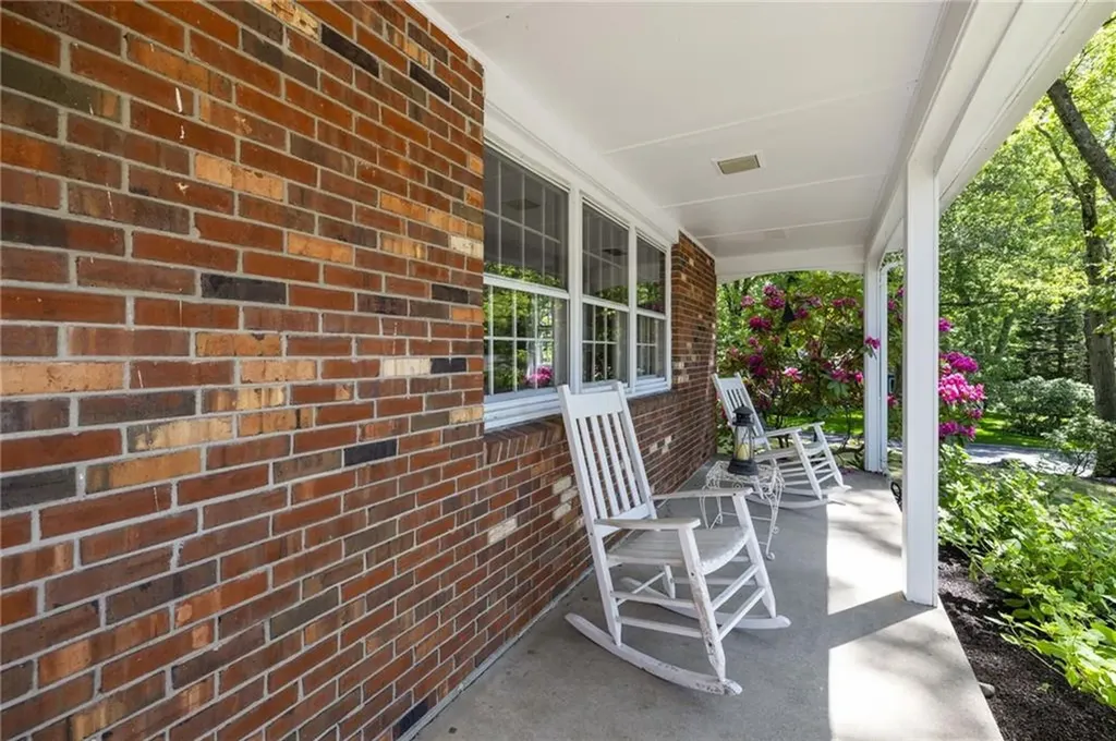 7 Ledgemont Drive Warwick RI 02886
