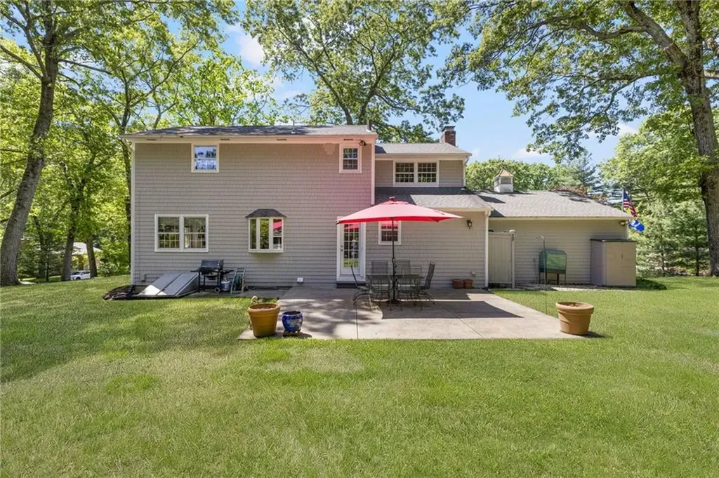 7 Ledgemont Drive Warwick RI 02886