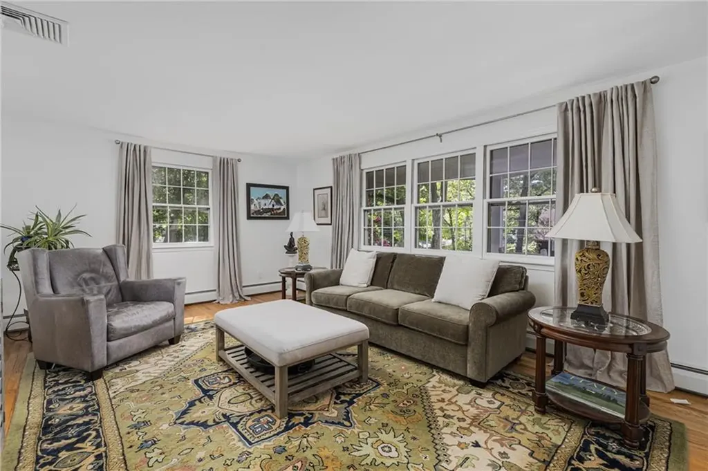 7 Ledgemont Drive Warwick RI 02886
