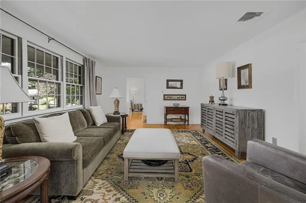 7 Ledgemont Drive Warwick RI 02886