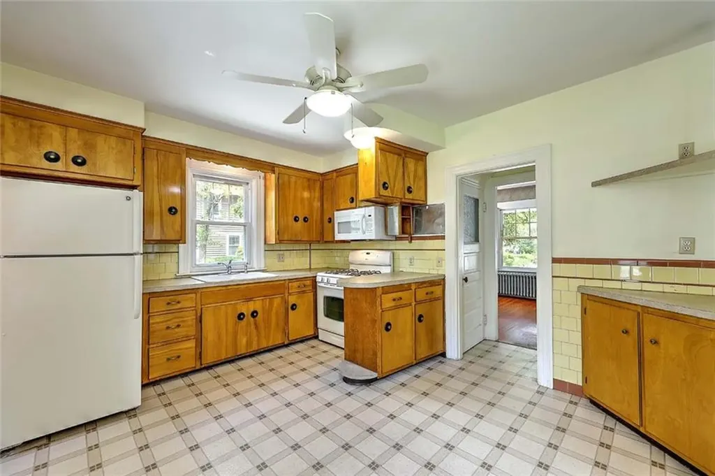 20 Summit Avenue Providence RI 02906