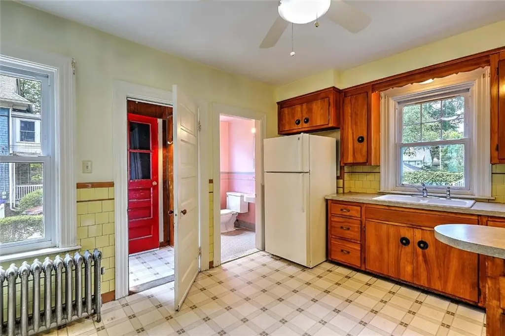 20 Summit Avenue Providence RI 02906