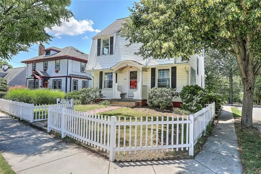 20 Summit Avenue Providence RI 02906