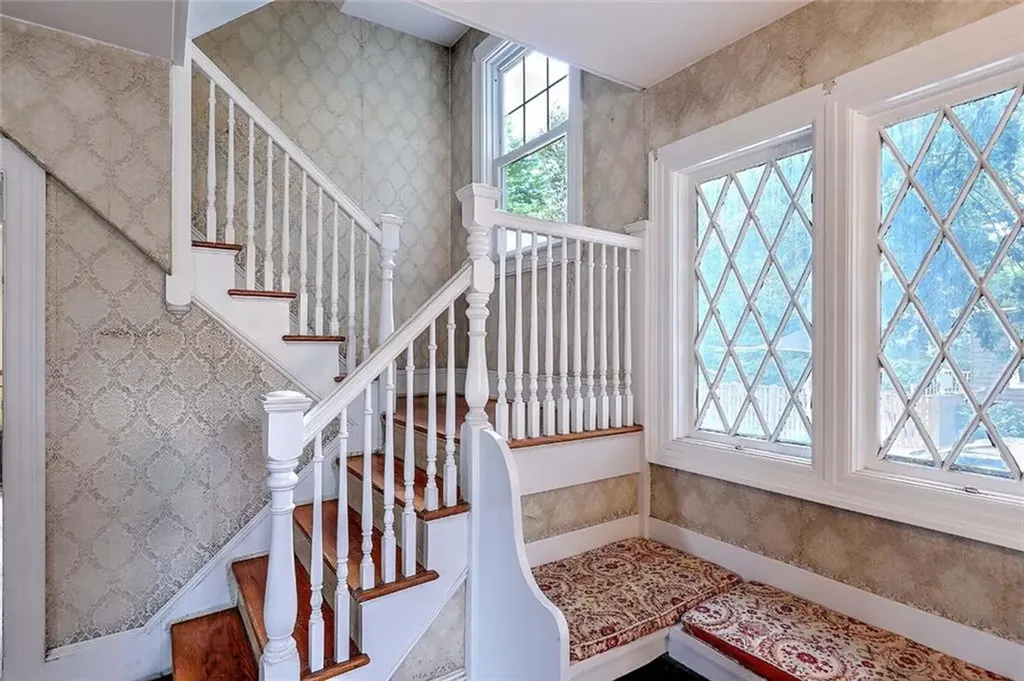20 Summit Avenue Providence RI 02906