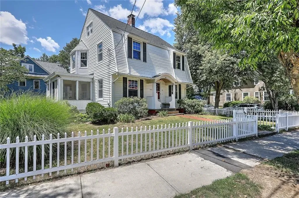 20 Summit Avenue Providence RI 02906