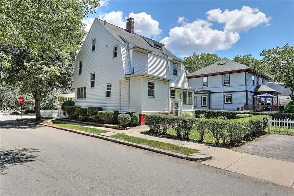 20 Summit Avenue Providence RI 02906