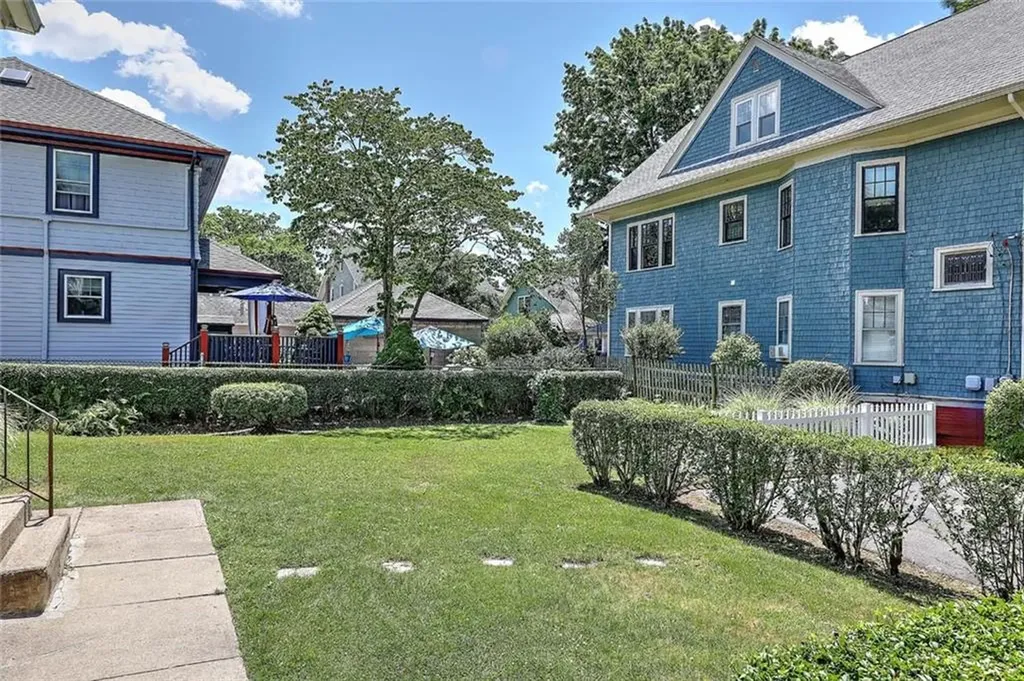 20 Summit Avenue Providence RI 02906