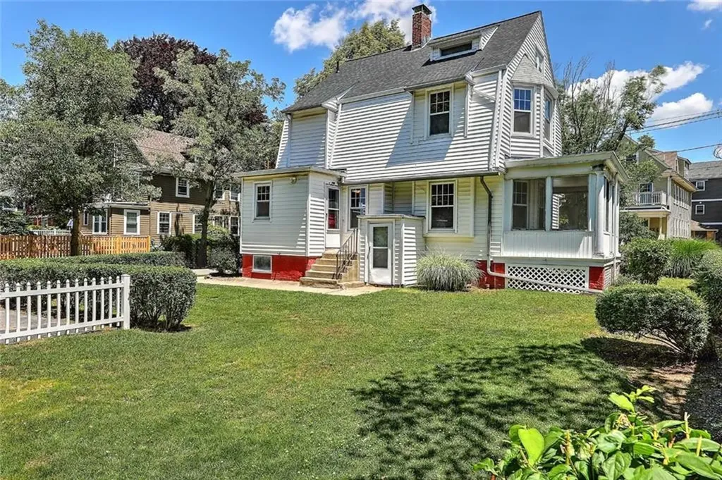 20 Summit Avenue Providence RI 02906