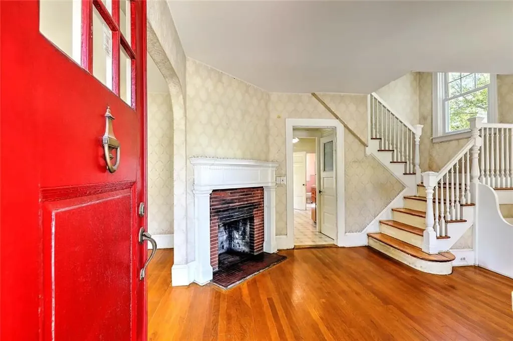 20 Summit Avenue Providence RI 02906