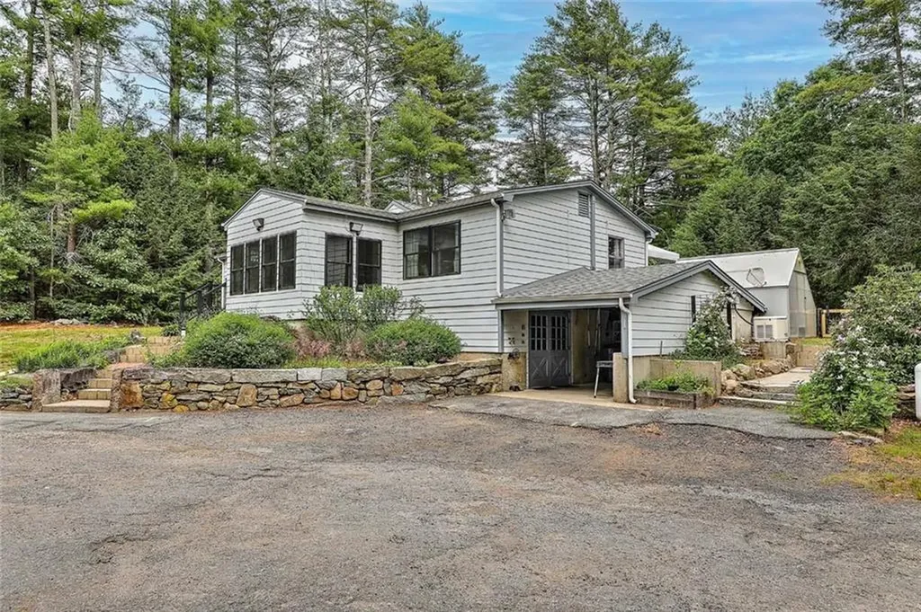 89 Skunk Hill Road Hopkinton RI 02832