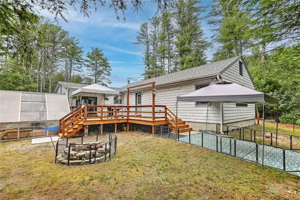 89 Skunk Hill Road Hopkinton RI 02832