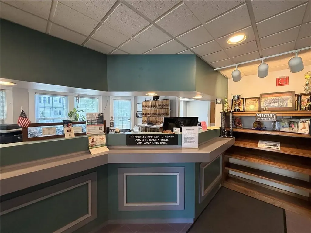 2797 Post Road Warwick RI 02886