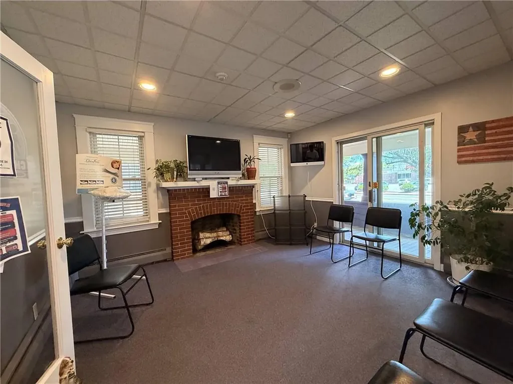 2797 Post Road Warwick RI 02886