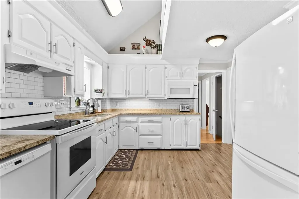 105 Ballston Avenue Pawtucket RI 02861