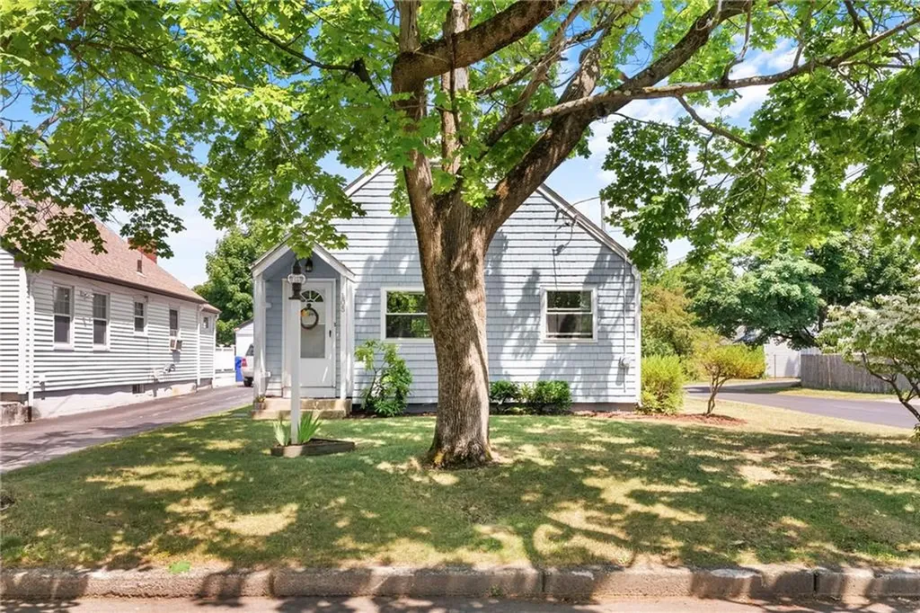 105 Ballston Avenue Pawtucket RI 02861