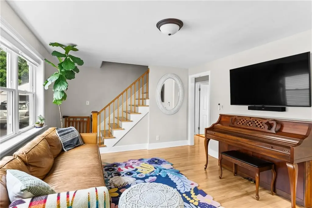 105 Ballston Avenue Pawtucket RI 02861