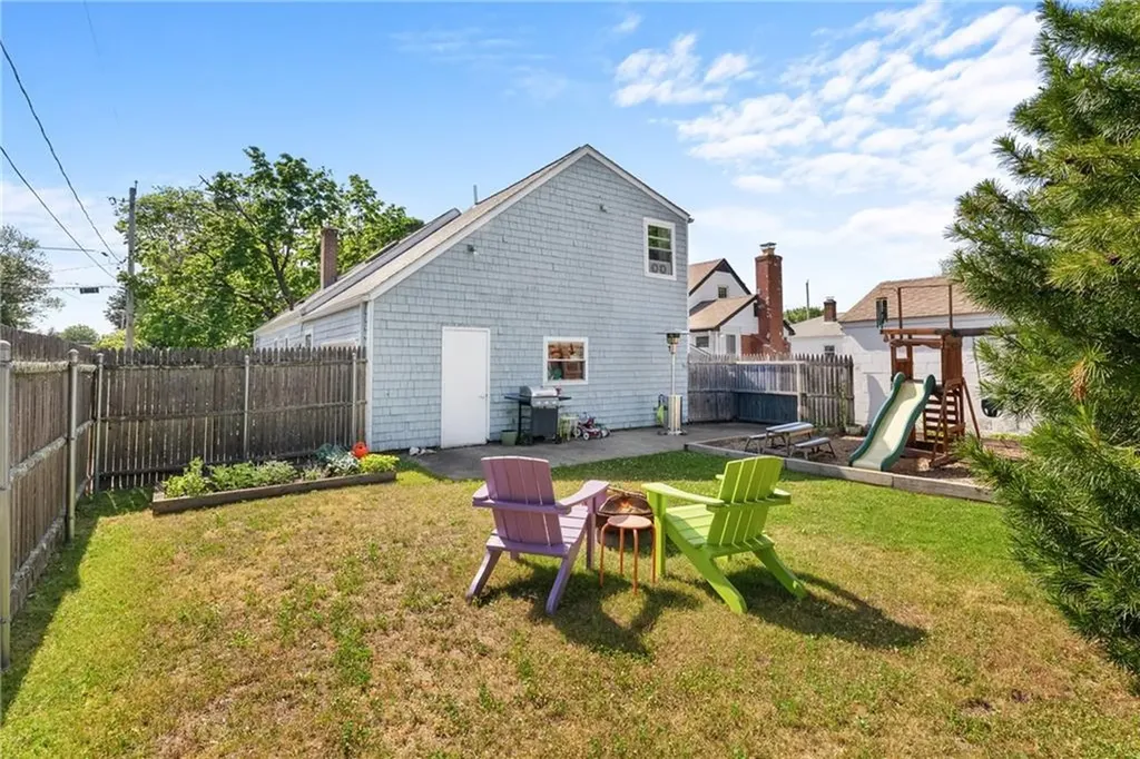 105 Ballston Avenue Pawtucket RI 02861