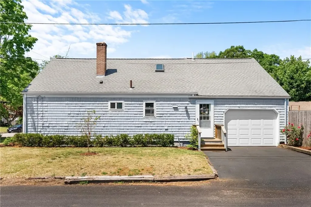 105 Ballston Avenue Pawtucket RI 02861