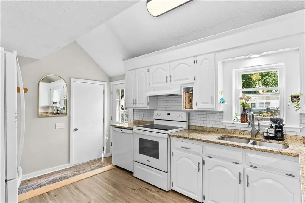 105 Ballston Avenue Pawtucket RI 02861