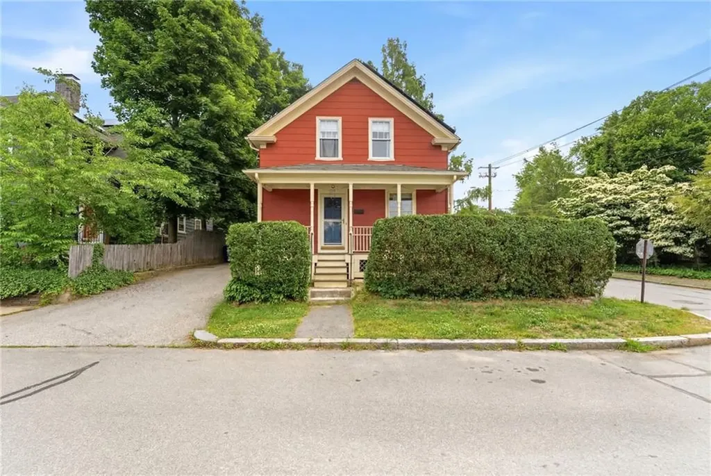 271 Highland Avenue Providence RI 02906