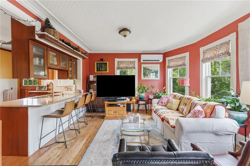 271 Highland Avenue Providence RI 02906