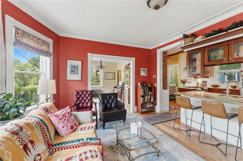 271 Highland Avenue Providence RI 02906