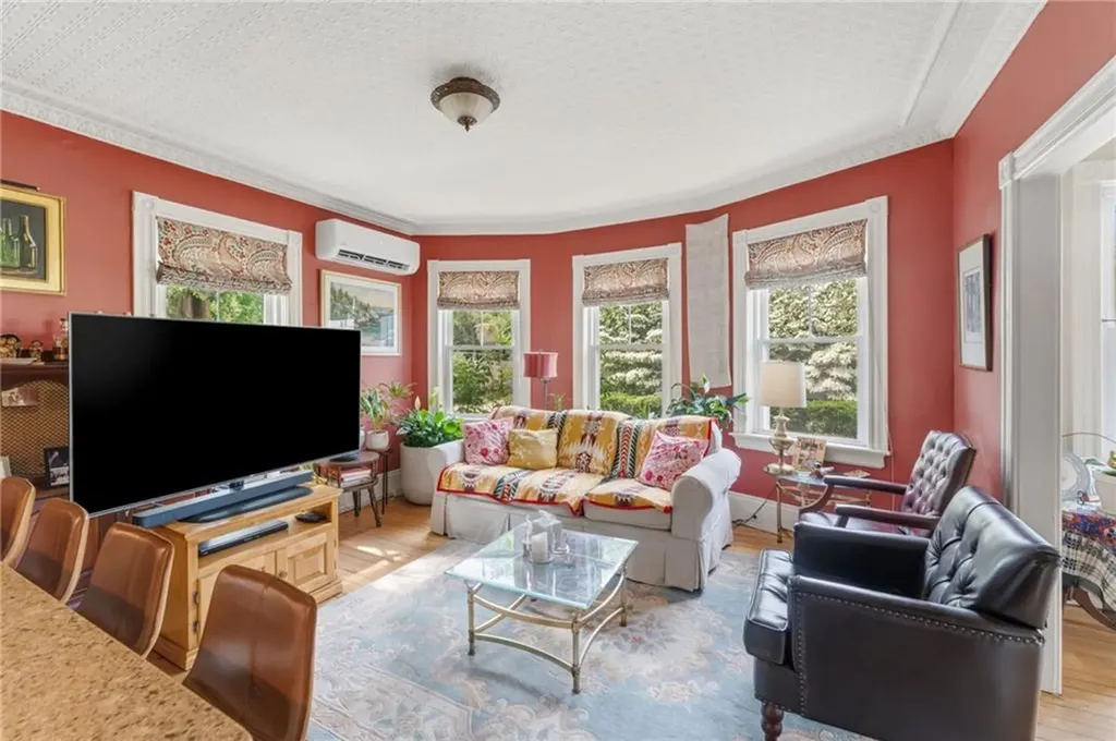 271 Highland Avenue Providence RI 02906